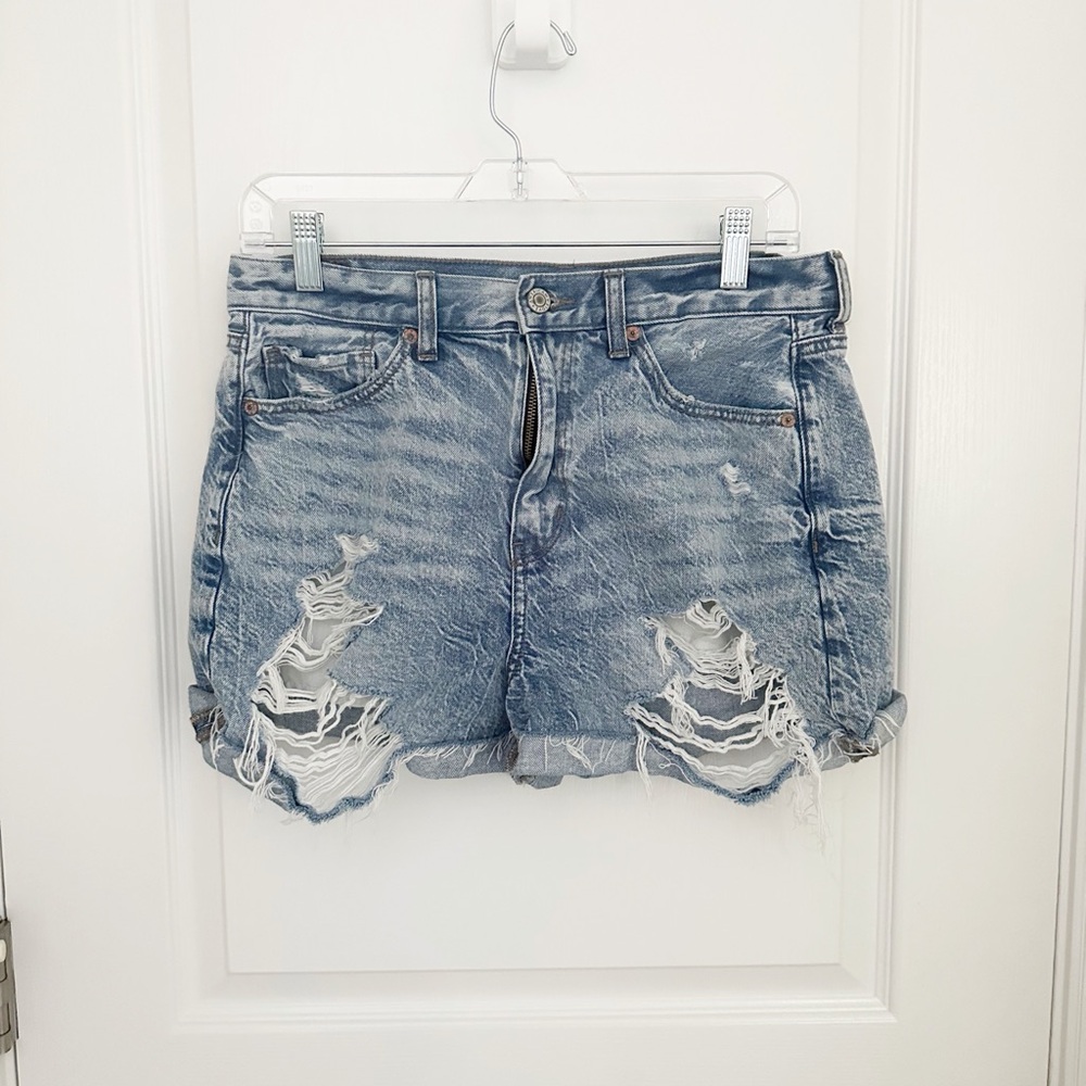 American Eagle | Distressed Denim Mom Shorts Size 10